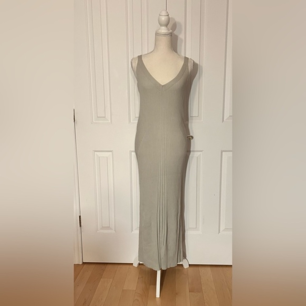 NWT EN SAISON V-Neck Extensible Sleeveless Maxi Dress, Light Green, Size M & L